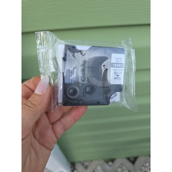 NEW DYMO 18443 Rhino Labels Vinyl Tape 3/8" x 18 feet 9mm x 5.5mm - Picture 16 of 16